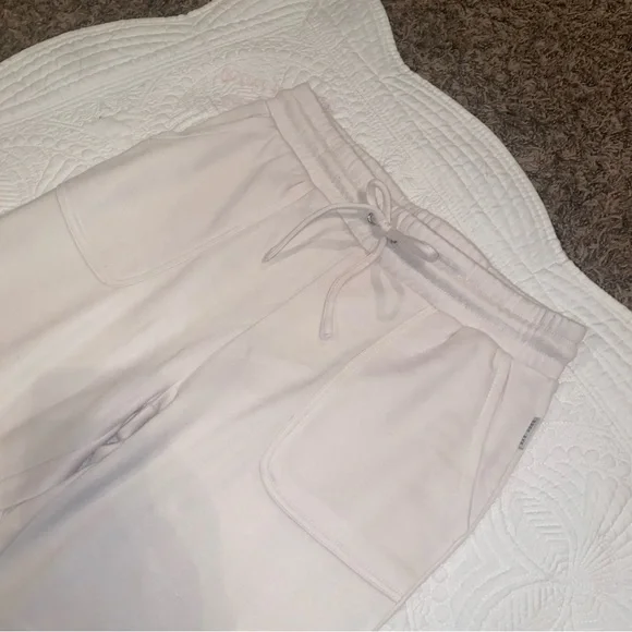 Rae Dunn womens off white jogger sweatpants with pockets and drawstring tie - Picture 8 of 9